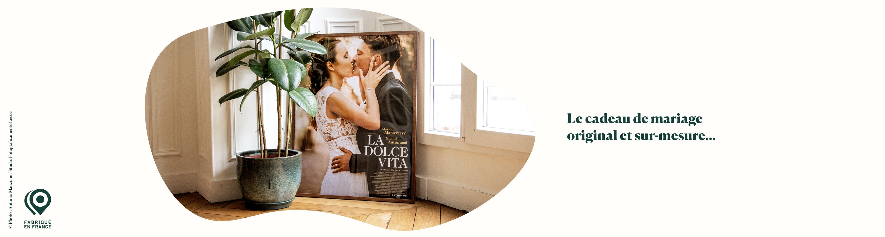 Affiche de film personnalisée mariage La Dolce Vita dans un intérieur - cadeau mariage original | Lovemood